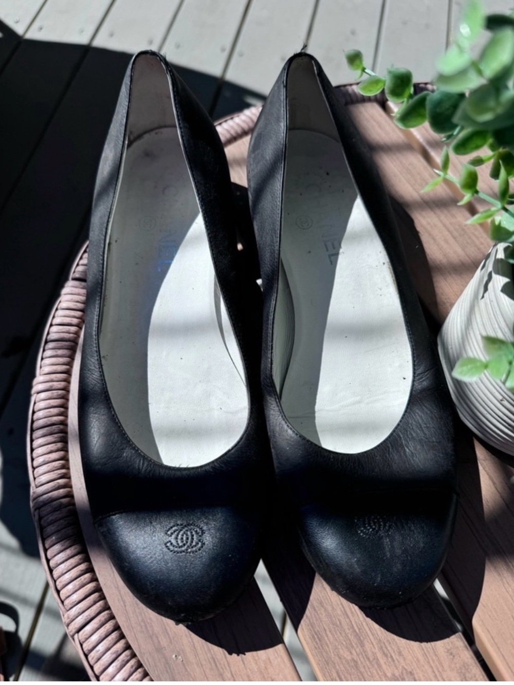 CHANEL Black Leather CC Chain Heel Ballet Flats • EU 40 • Made in Italy